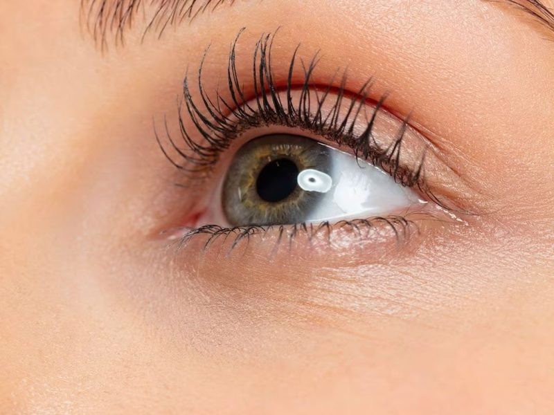 Tratamientos especiales ojos y pestañas Laminado de cejas + depilación + tinte centro estética Valencia tratamientos especiales ojos y pestanas